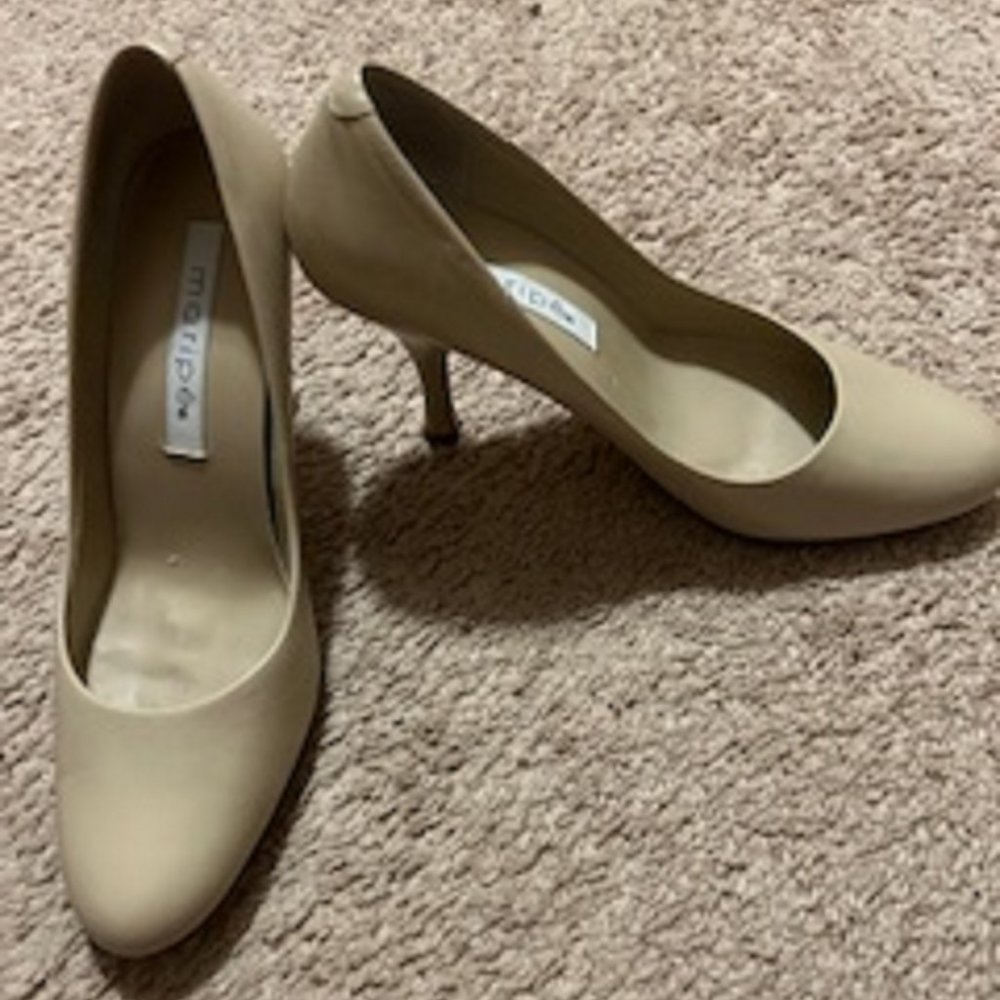 Women's Heels Pumps Maripe Tan Size 6 Leather Upper Material 3 1/2 Inch Heel